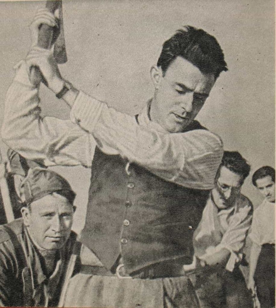 José Díaz Campos haciendo una trinchera